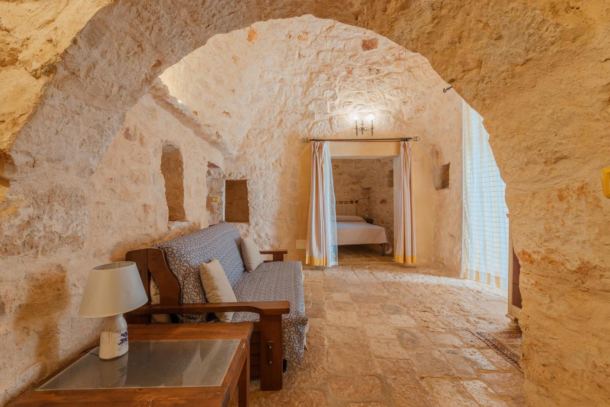 Trullo Tarantini Con Piscina Privata Apartment Latiano Bagian luar foto