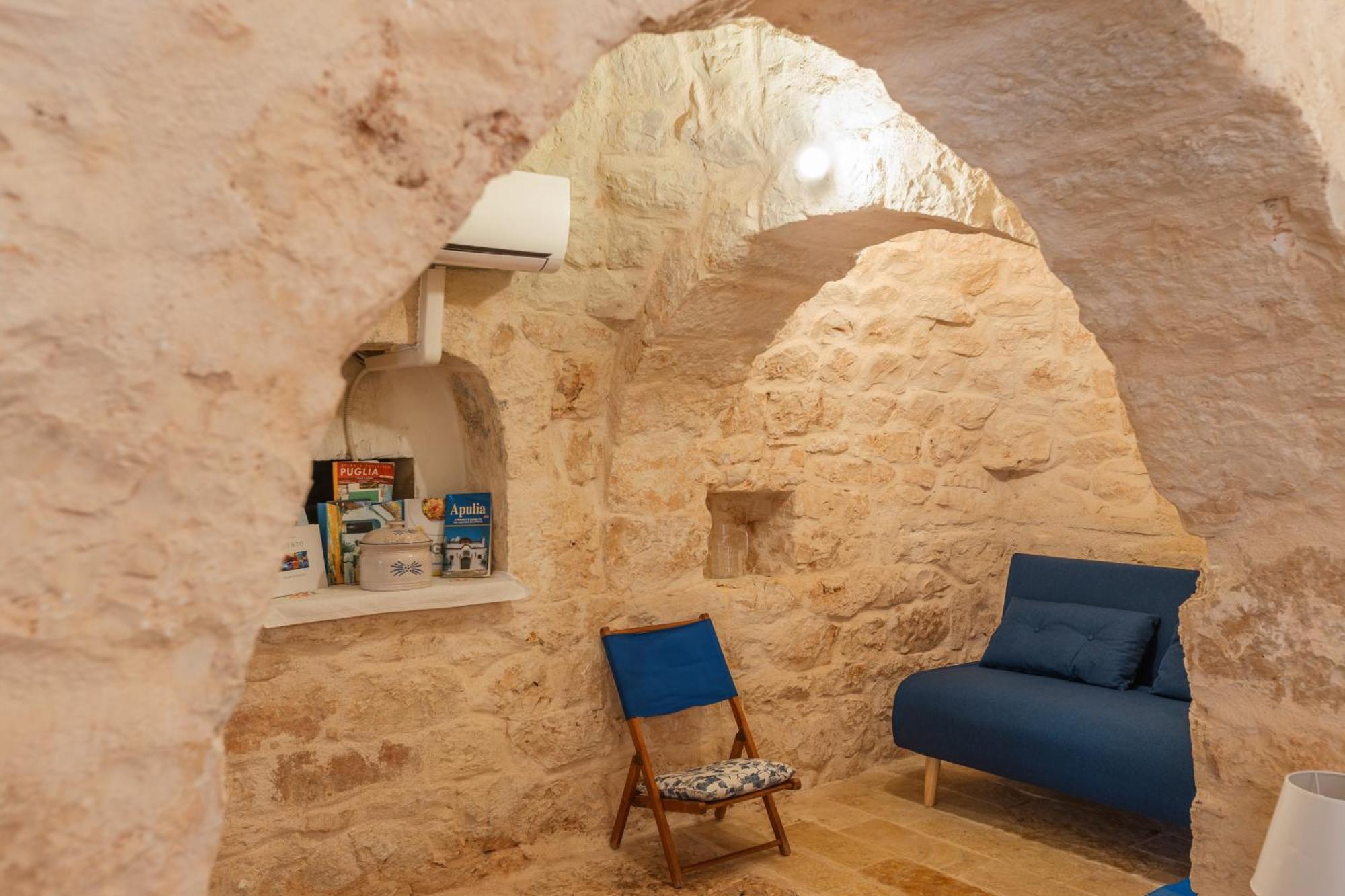 Trullo Tarantini Con Piscina Privata Apartment Latiano Bagian luar foto