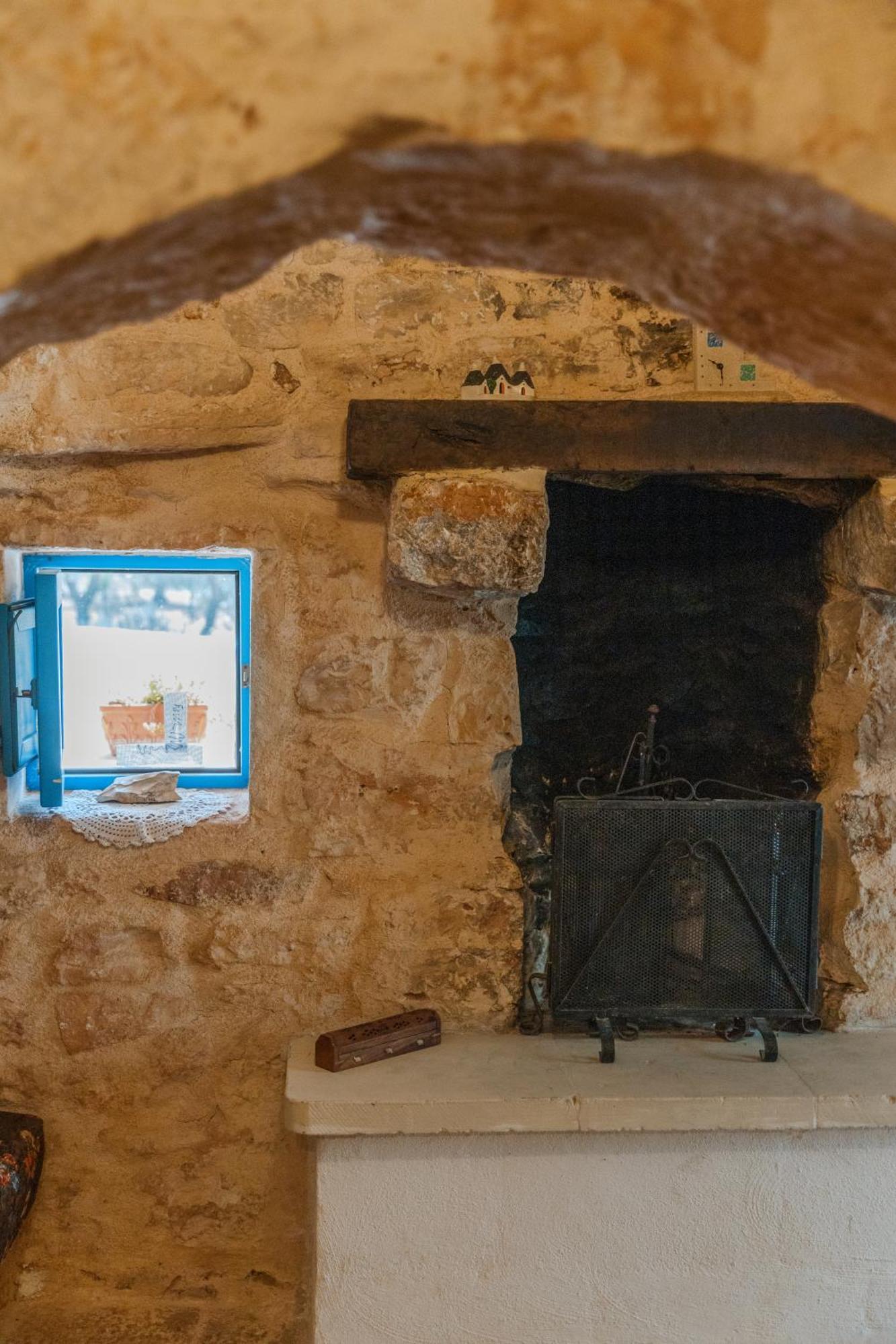 Trullo Tarantini Con Piscina Privata Apartment Latiano Bagian luar foto