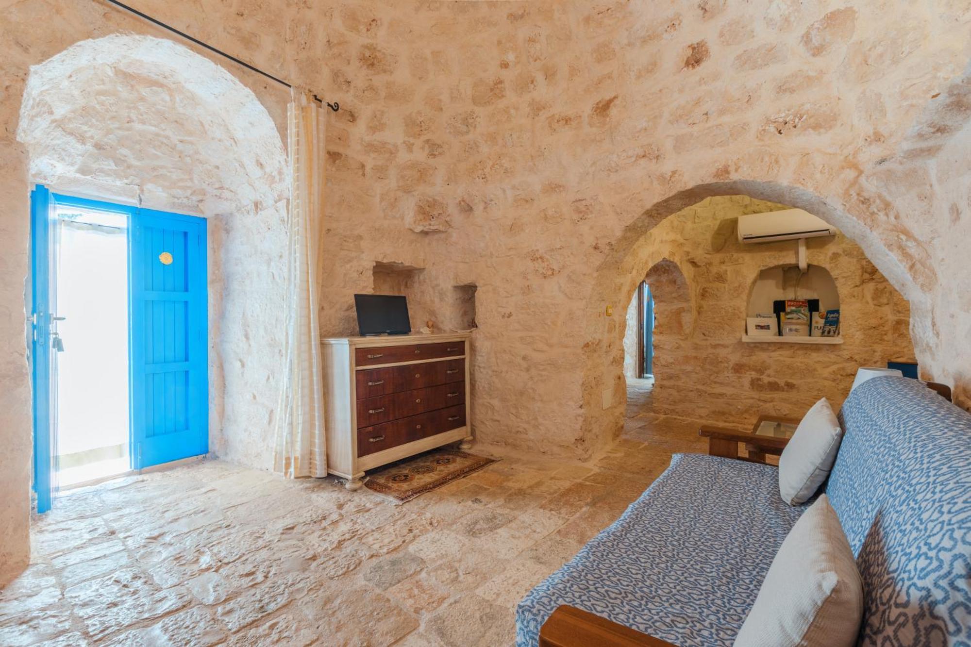 Trullo Tarantini Con Piscina Privata Apartment Latiano Bagian luar foto