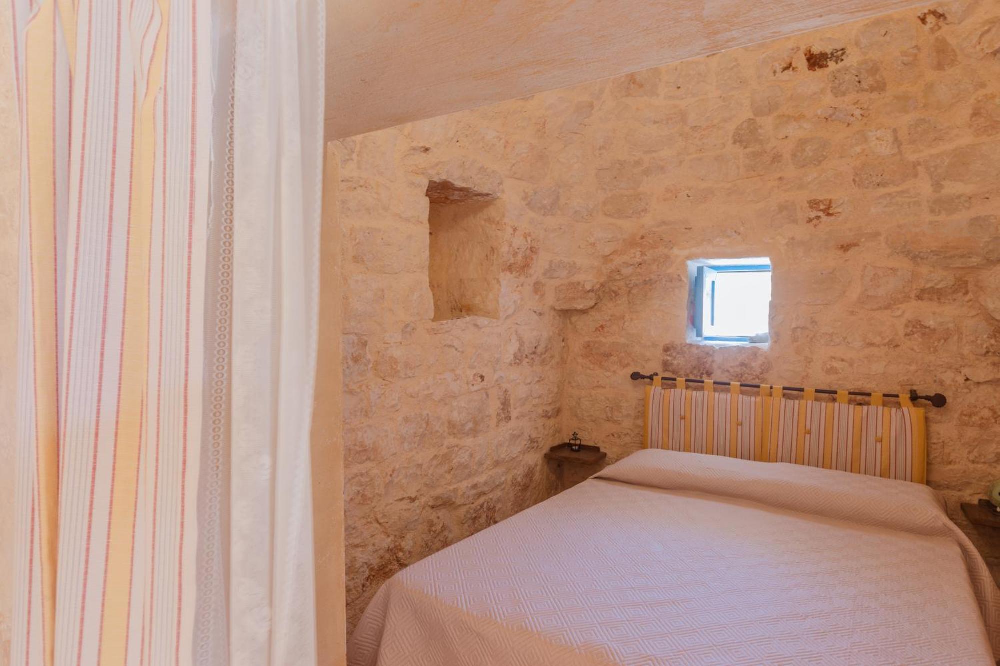 Trullo Tarantini Con Piscina Privata Apartment Latiano Bagian luar foto