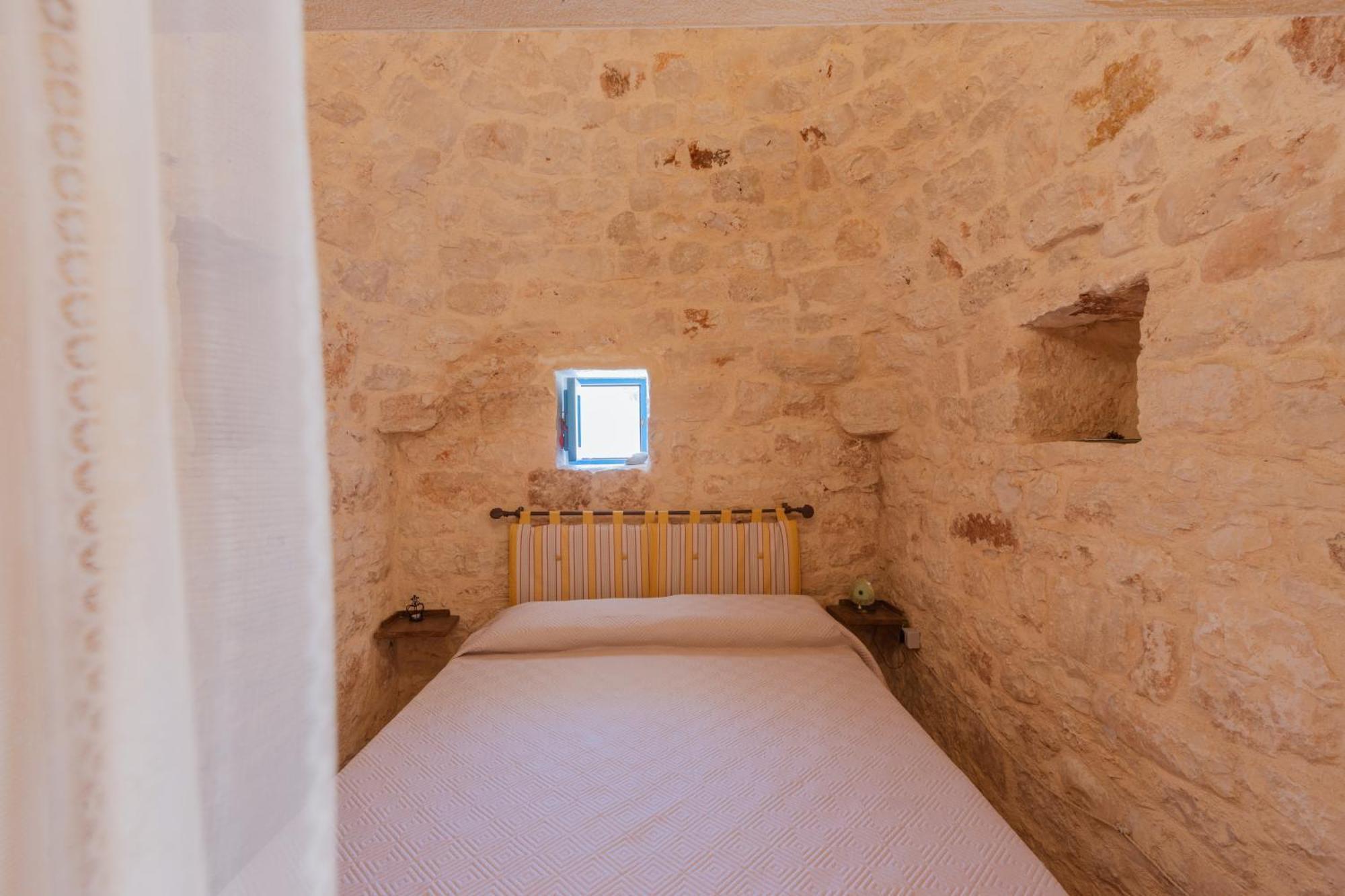 Trullo Tarantini Con Piscina Privata Apartment Latiano Bagian luar foto