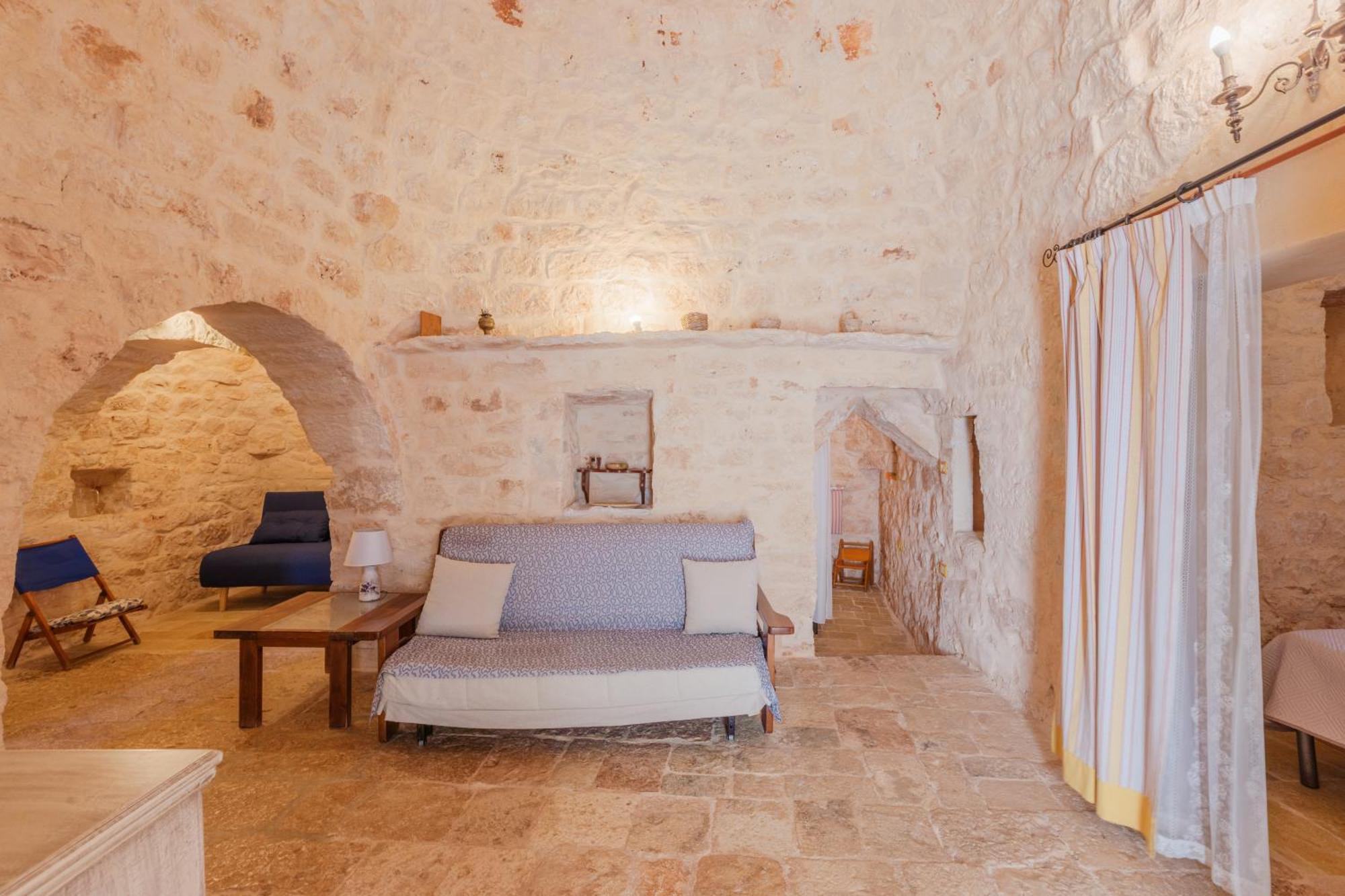 Trullo Tarantini Con Piscina Privata Apartment Latiano Bagian luar foto