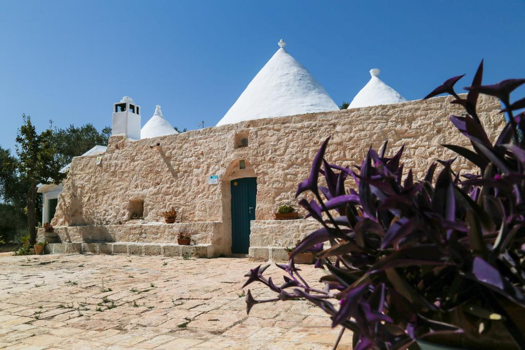 Trullo Tarantini Con Piscina Privata Apartment Latiano Bagian luar foto